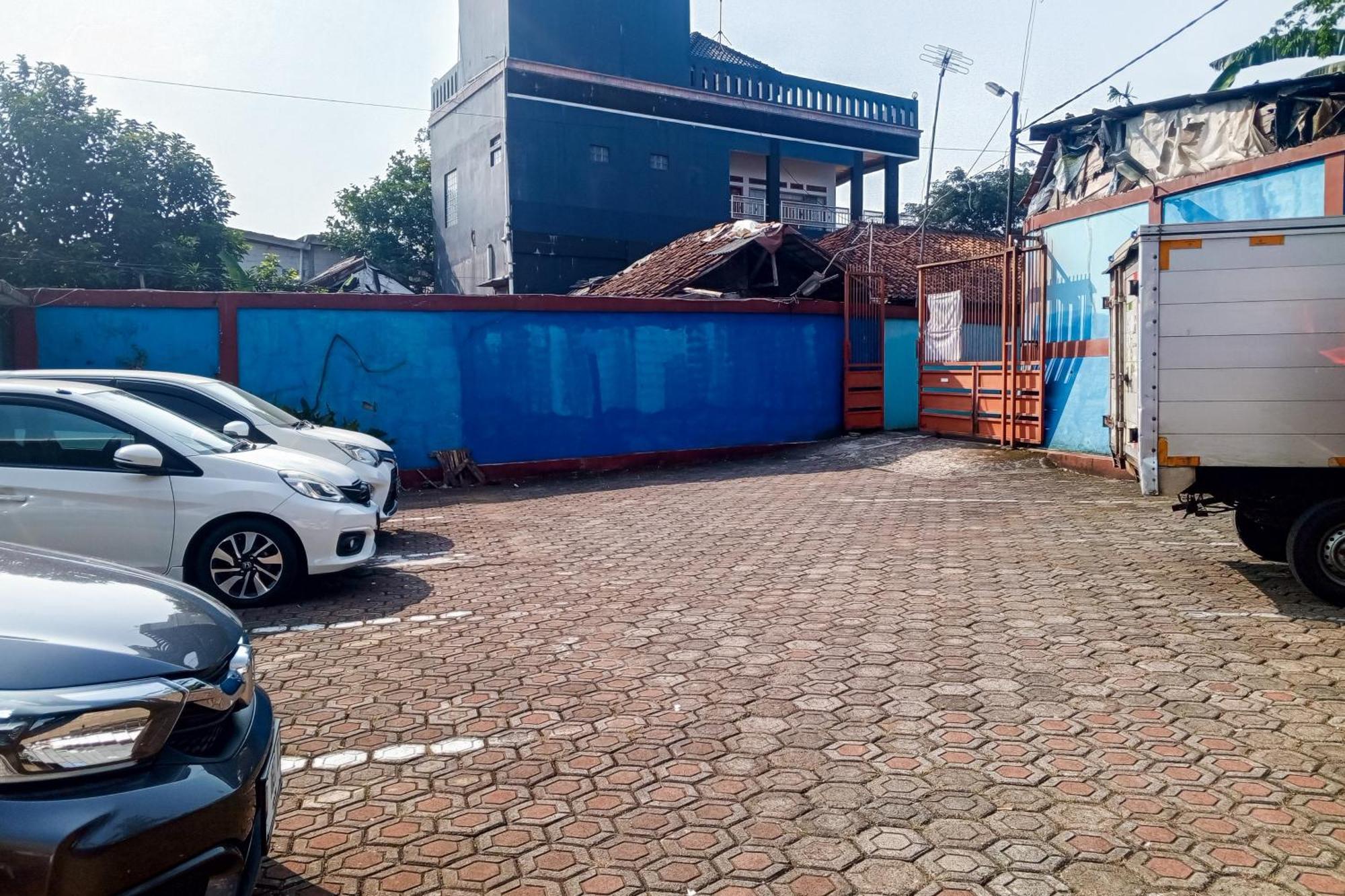 Malibu Syariah Bogor Redpartner Hotel Exterior photo